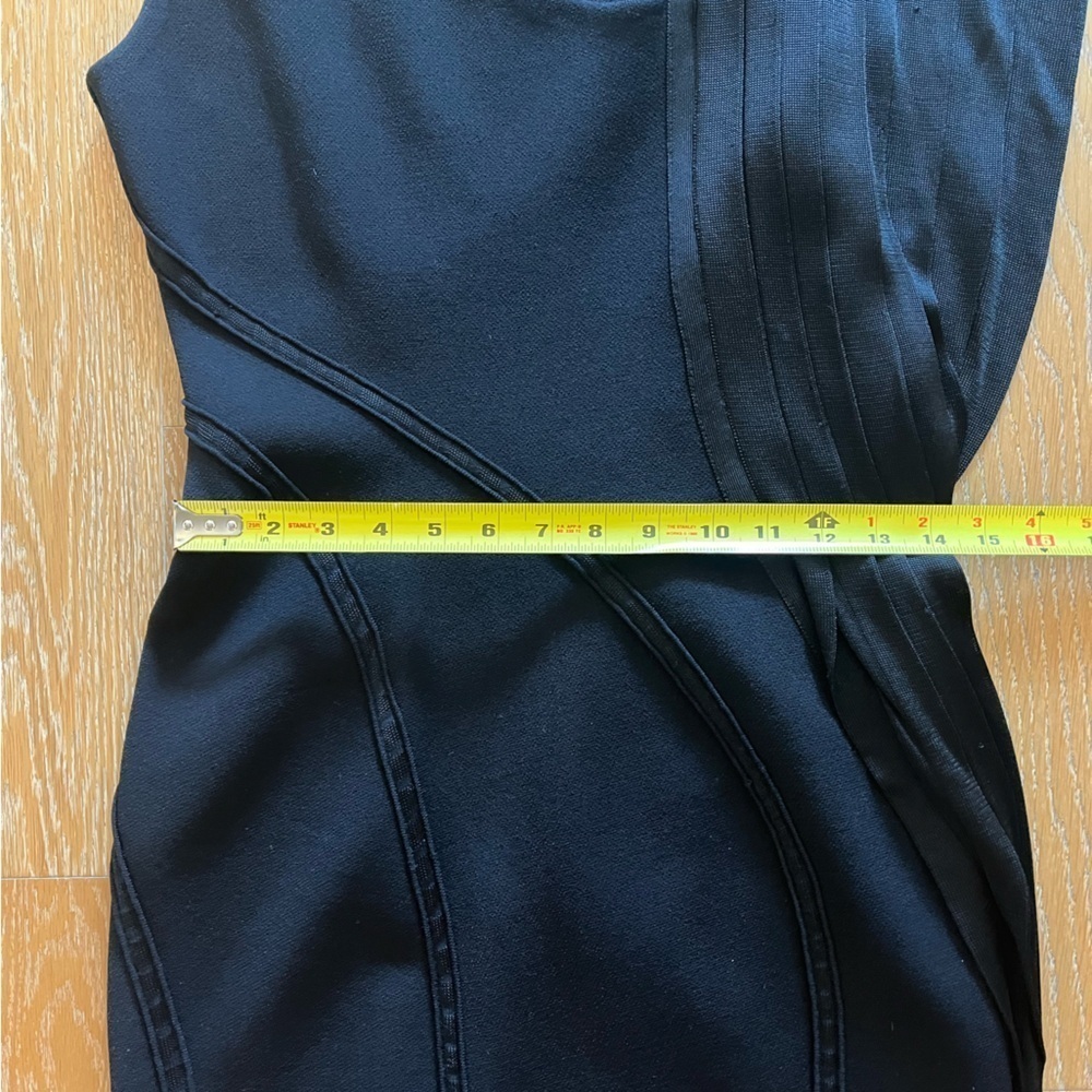Beautifully structured black mini asymmetrical dress Zac Posen - Picture 16 of 17